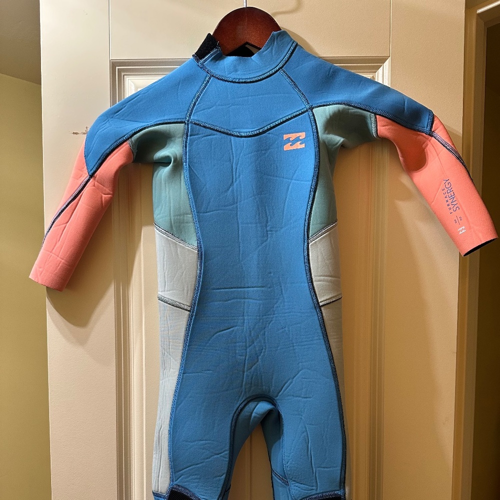Billabong synergy kids wetsuit 3/2 size 6